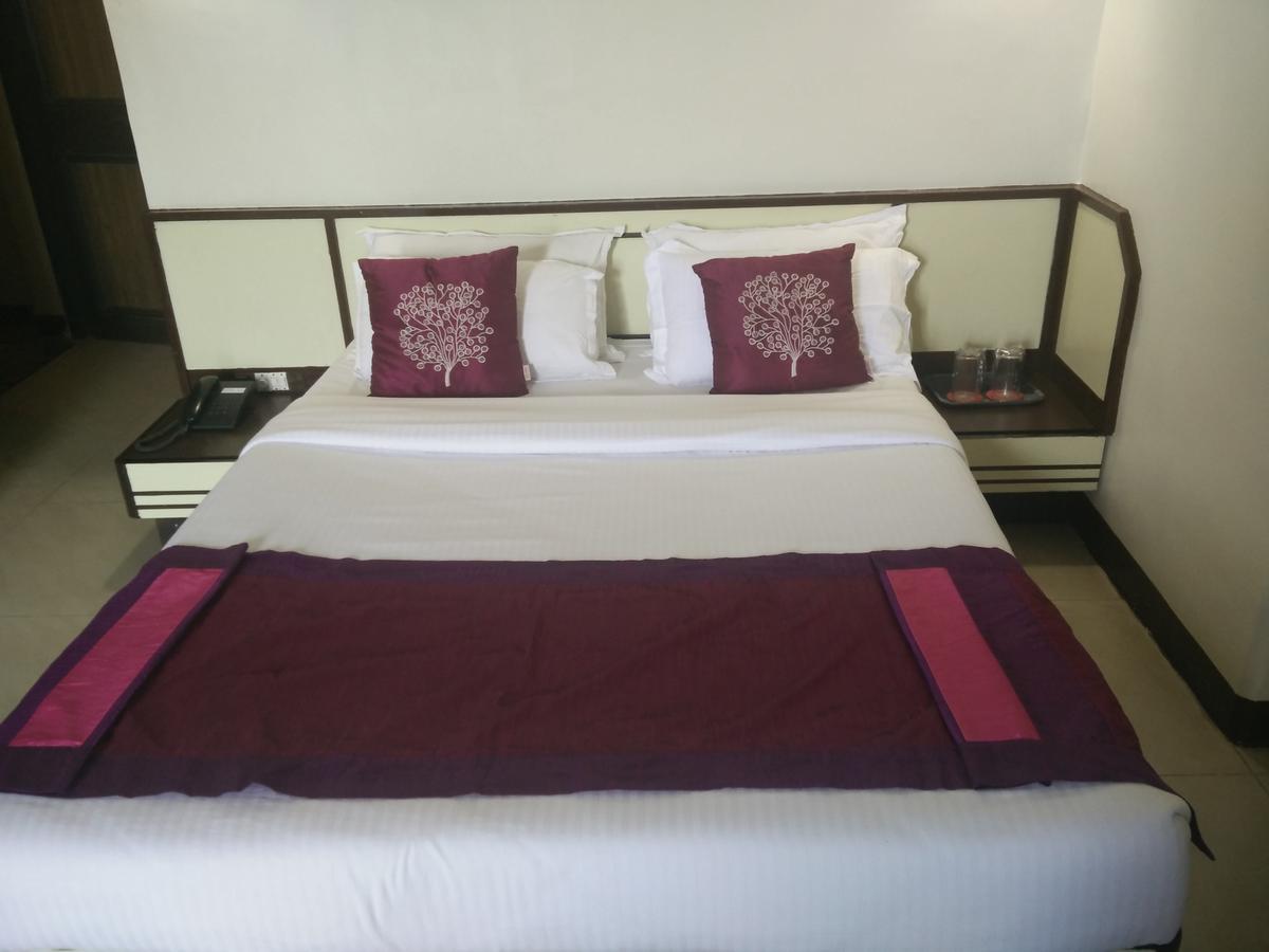Strand Hotel, Colaba Mumbai Exteriör bild