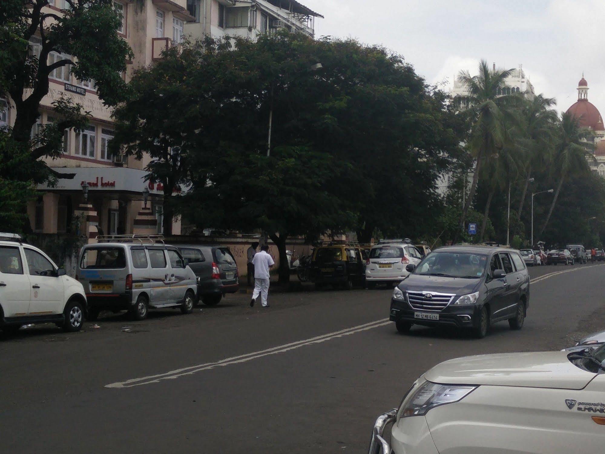 Strand Hotel, Colaba Mumbai Exteriör bild
