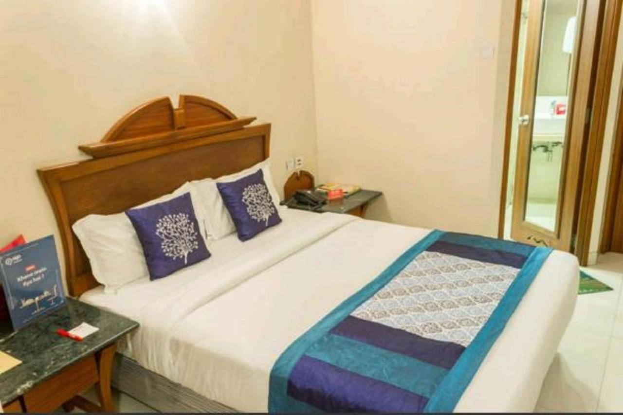 Strand Hotel, Colaba Mumbai Exteriör bild