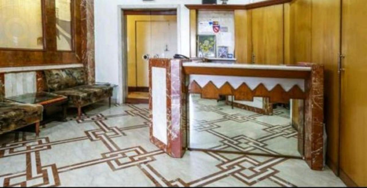 Strand Hotel, Colaba Mumbai Exteriör bild