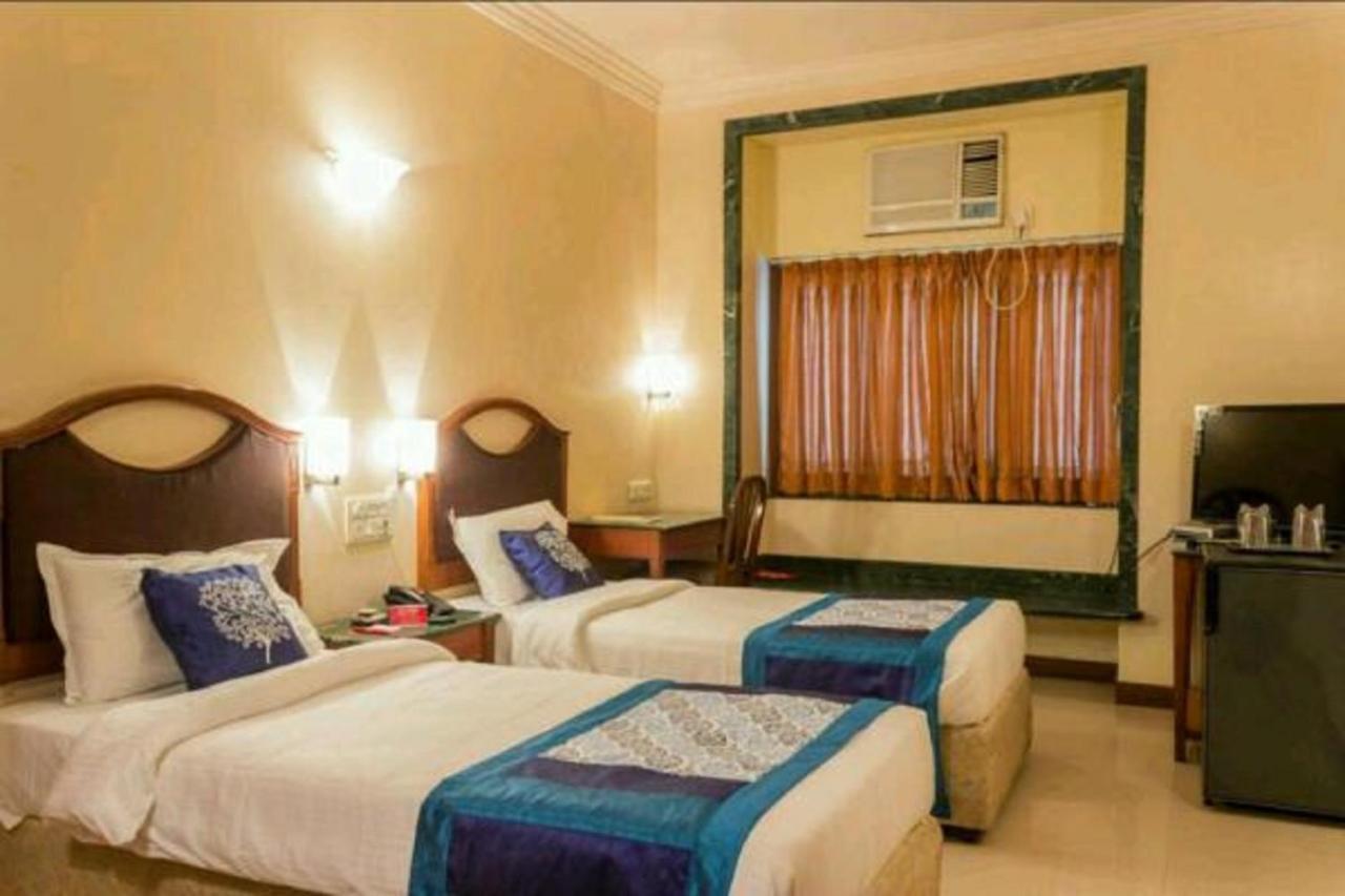 Strand Hotel, Colaba Mumbai Exteriör bild